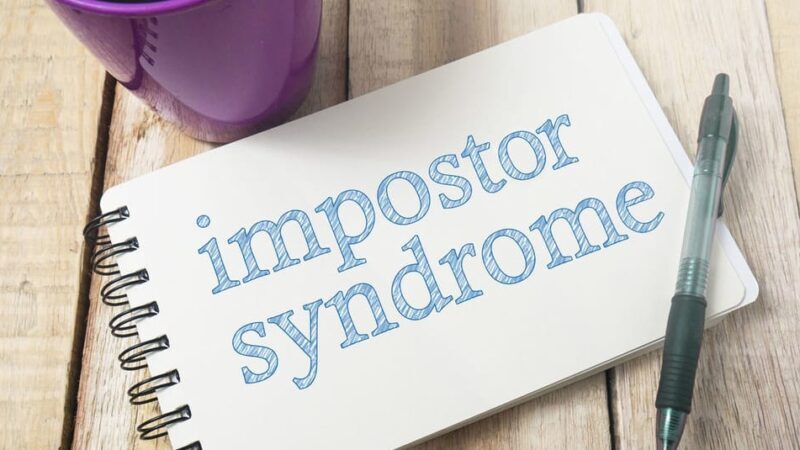 Sindrom Penipu (Impostor Syndrome) Dan Introvert Cara Merasa Layak Saat Berbicara