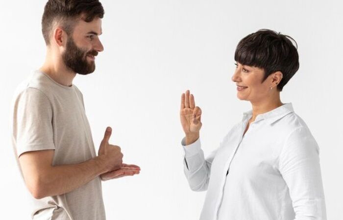 Bahasa Tubuh (Body Language) Untuk Introvert Tips Kontak Mata Agar Tidak Canggung